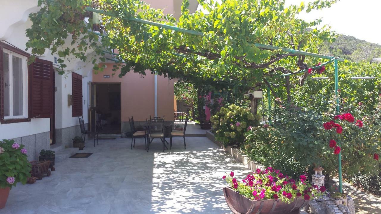 Guesthouse Familija Tariba Supetarska Draga Εξωτερικό φωτογραφία